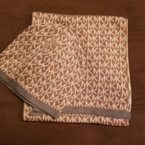 Michael Kor Hat and Scarf Set